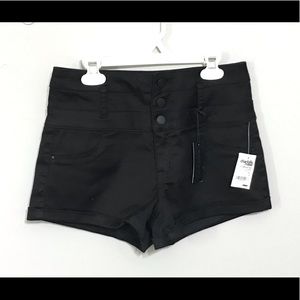 Hi-Waist Shortie Refuge